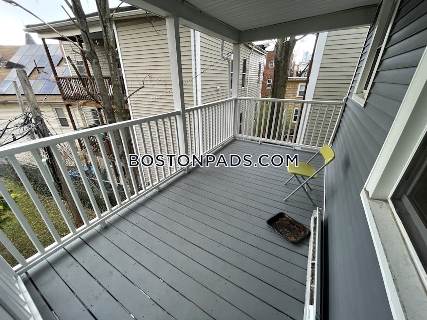 BOSTON - FORT HILL - 4 Beds, 2 Baths - Image 2