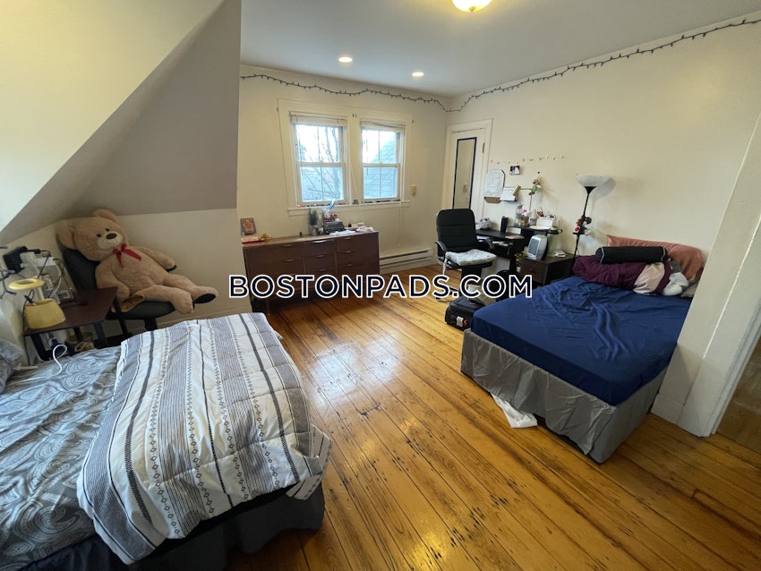 BOSTON - FORT HILL - 4 Beds, 2 Baths - Image 1