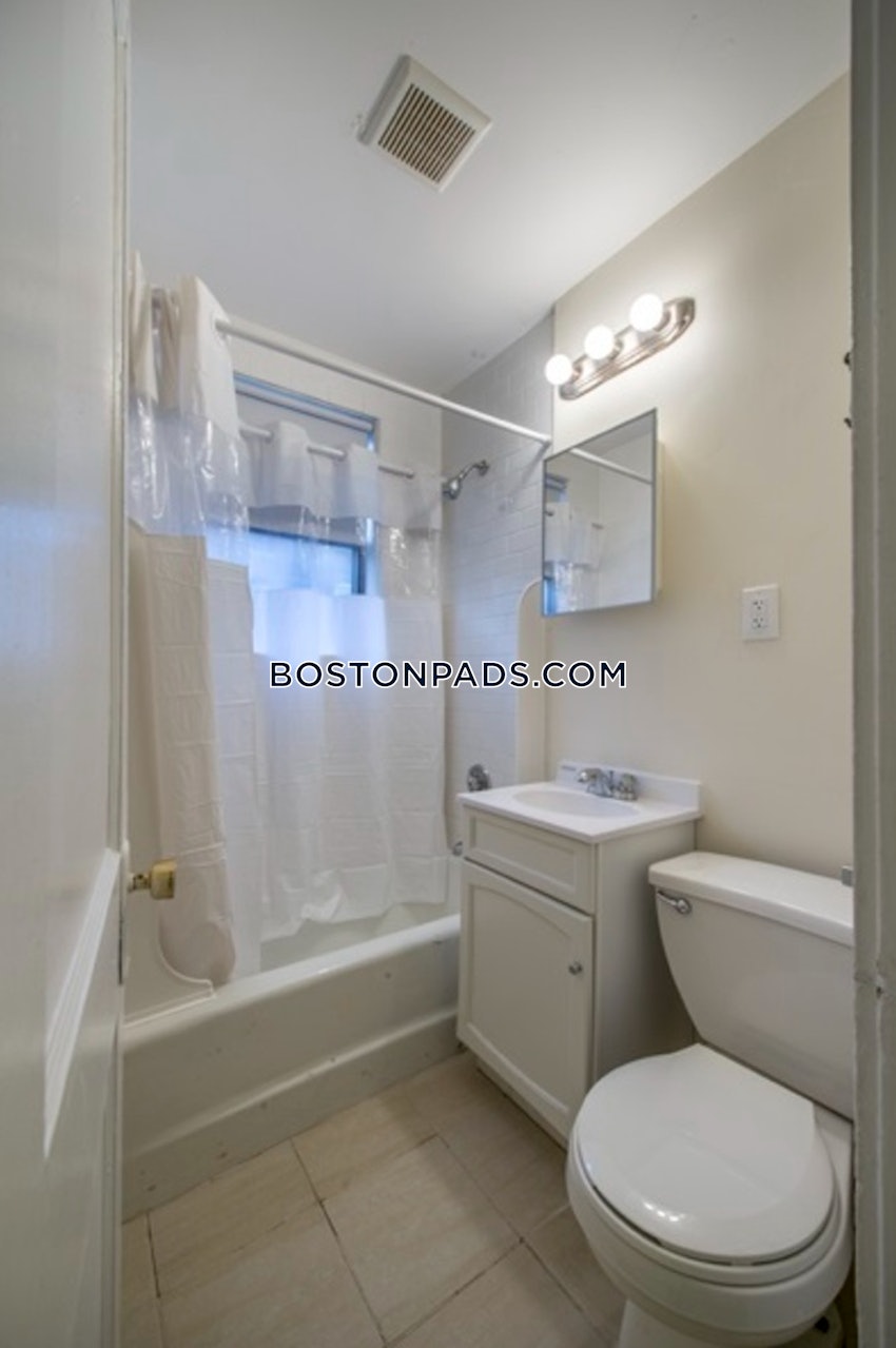 BROOKLINE- BOSTON UNIVERSITY - 4 Beds, 2 Baths - Image 9