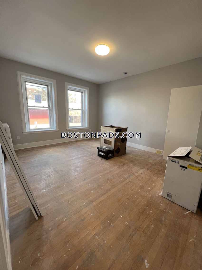 BOSTON - ALLSTON - 3 Beds, 2 Baths - Image 21