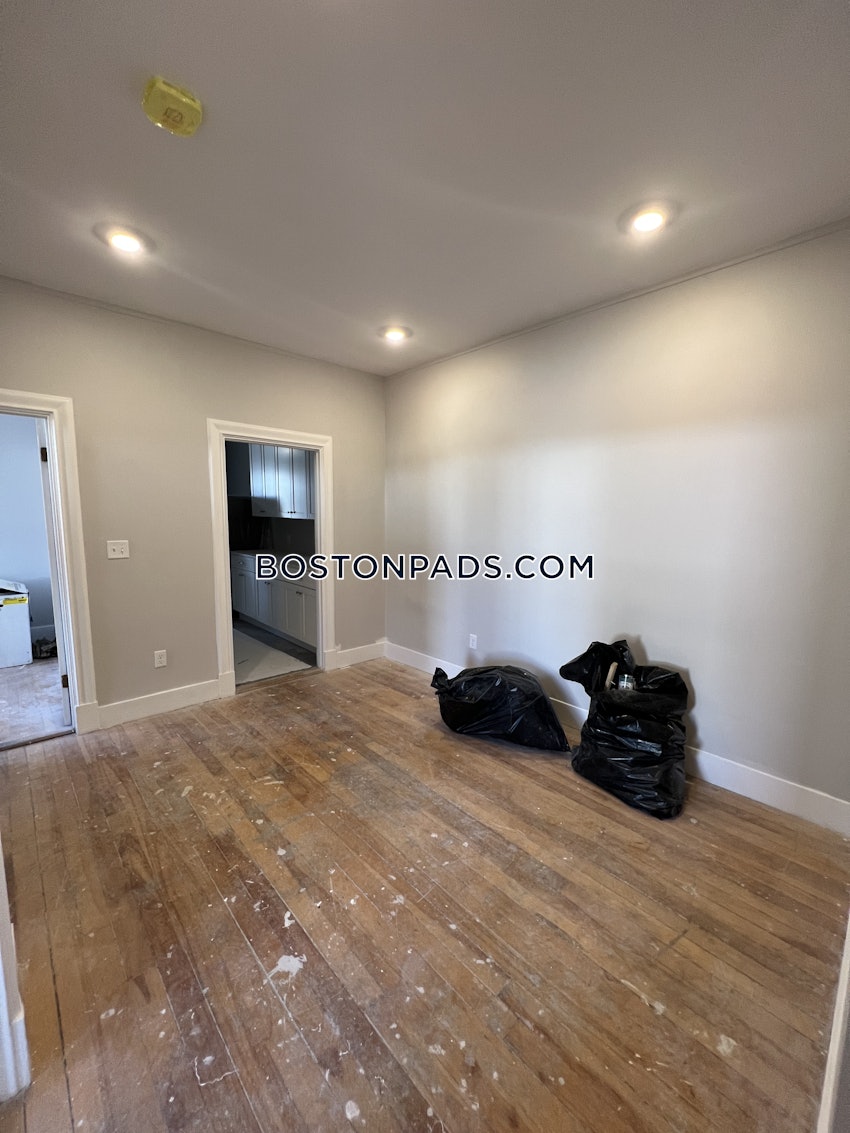 BOSTON - ALLSTON - 3 Beds, 2 Baths - Image 19