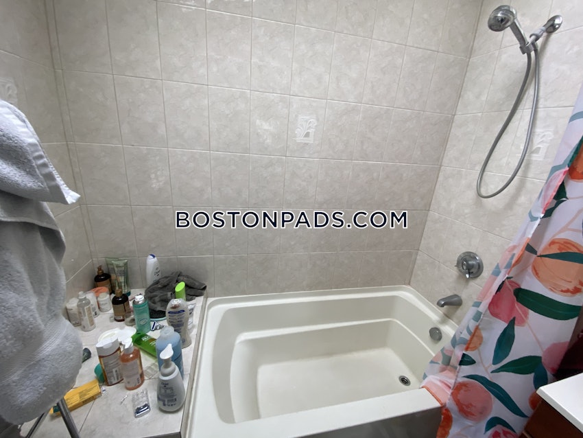 NEWTON - NEWTON HIGHLANDS - 4 Beds, 2 Baths - Image 56