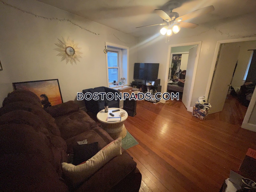 BOSTON - NORTH END - 3 Beds, 1 Bath - Image 8