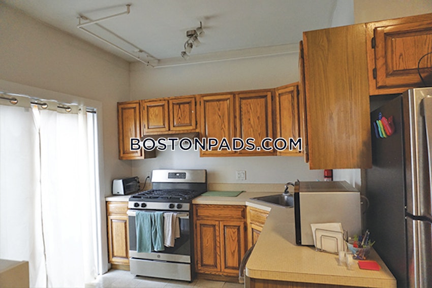 SOMERVILLE - PORTER SQUARE - 3 Beds, 2 Baths - Image 2