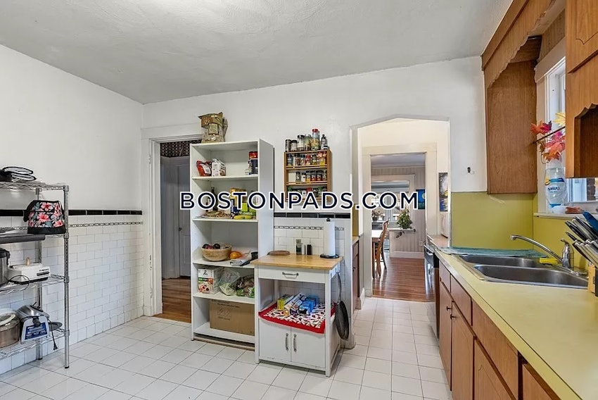 BOSTON - BRIGHTON- WASHINGTON ST./ ALLSTON ST. - 3 Beds, 2 Baths - Image 4