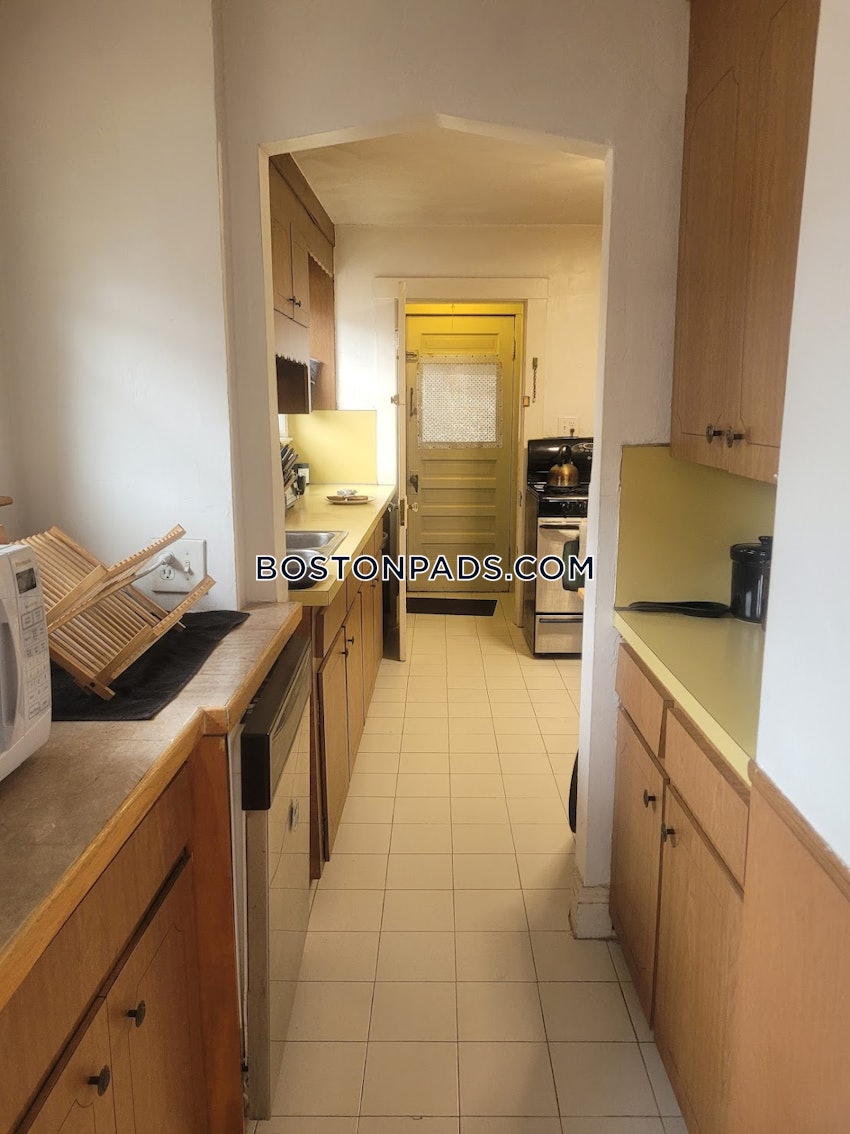 BOSTON - BRIGHTON- WASHINGTON ST./ ALLSTON ST. - 3 Beds, 2 Baths - Image 2