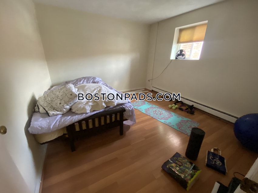 BROOKLINE - CHESTNUT HILL - 2 Beds, 1 Bath - Image 15