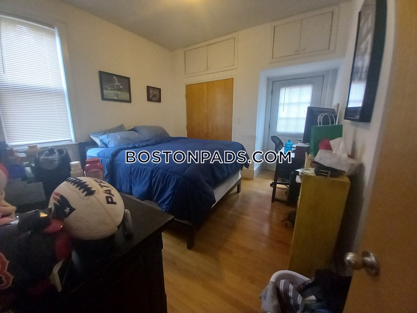 BOSTON - BRIGHTON - OAK SQUARE - 3 Beds, 1 Bath - Image 4