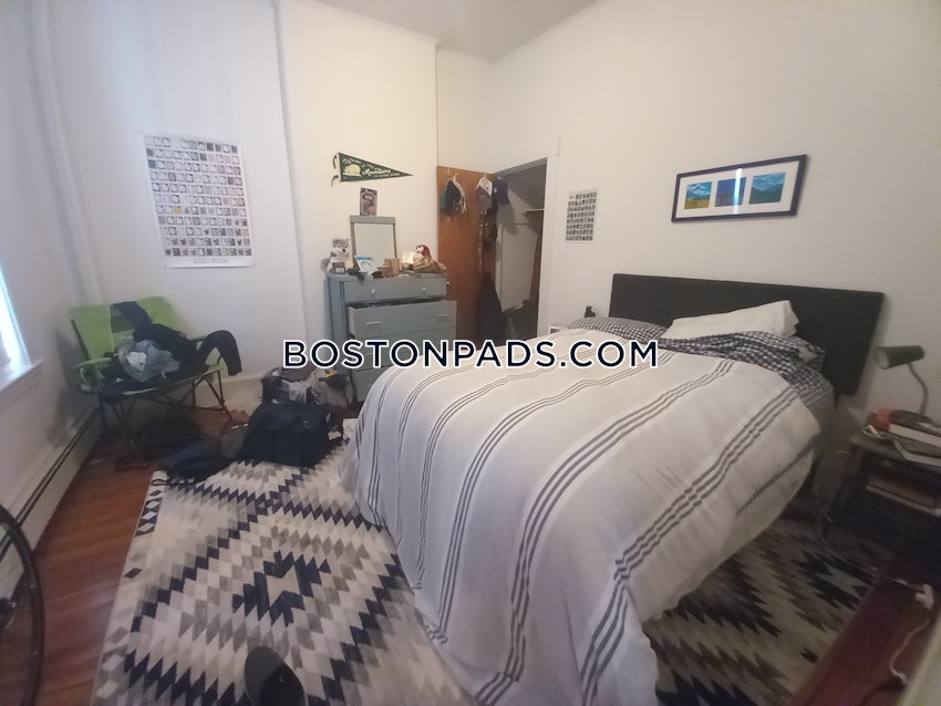 BOSTON - BRIGHTON - OAK SQUARE - 3 Beds, 1 Bath - Image 3