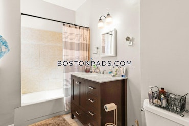 Boston - 4 Beds, 2 Baths