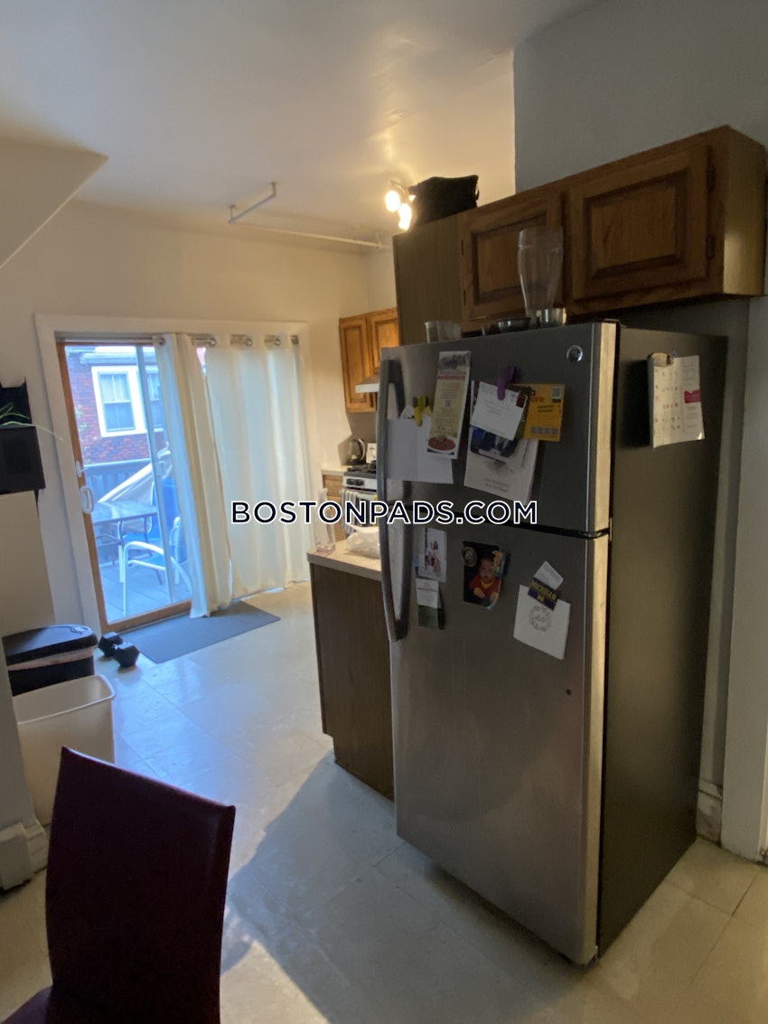 SOMERVILLE - PORTER SQUARE - 3 Beds, 2 Baths - Image 3