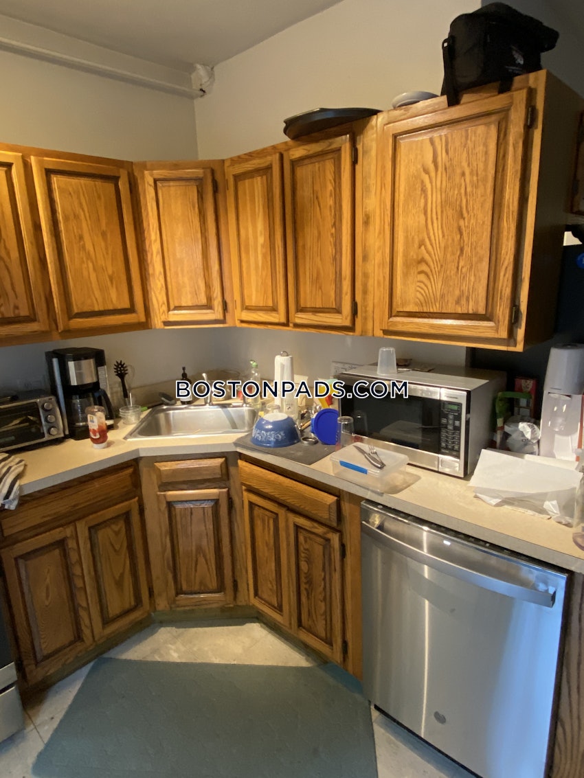 SOMERVILLE - PORTER SQUARE - 3 Beds, 2 Baths - Image 19