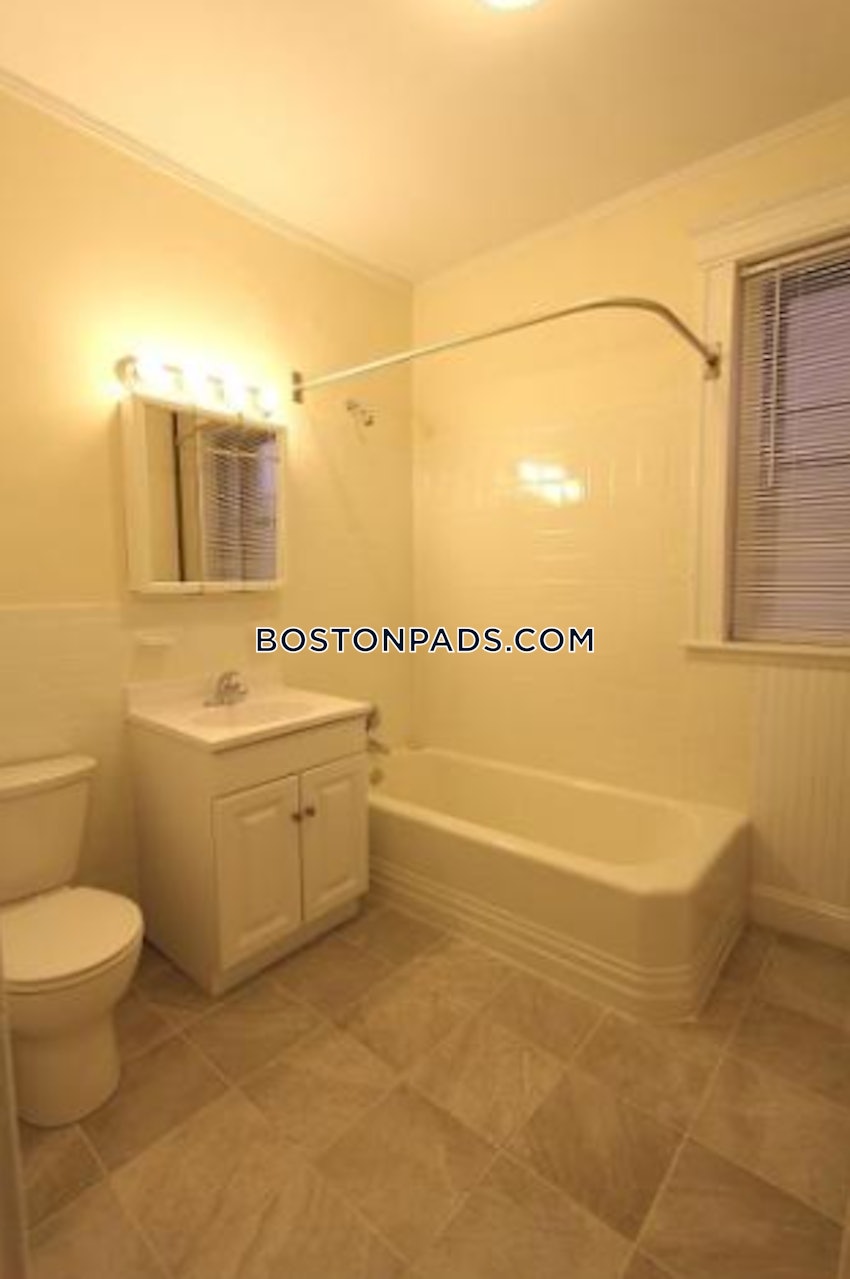BROOKLINE- BOSTON UNIVERSITY - 3 Beds, 1 Bath - Image 7