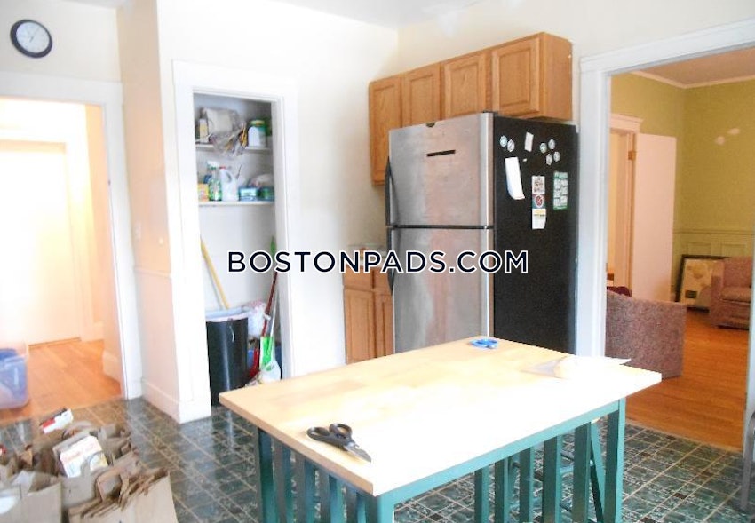 BOSTON - BRIGHTON- WASHINGTON ST./ ALLSTON ST. - 5 Beds, 2 Baths - Image 11