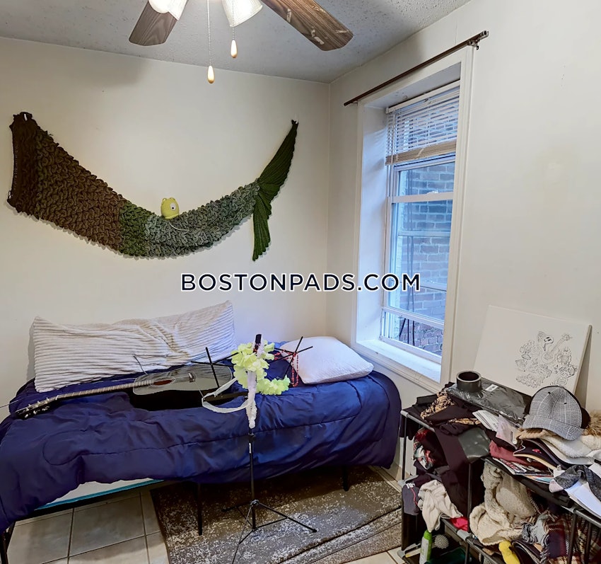 BOSTON - NORTH END - 2 Beds, 1 Bath - Image 2