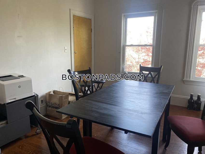 SOMERVILLE - PORTER SQUARE - 5 Beds, 2 Baths - Image 6