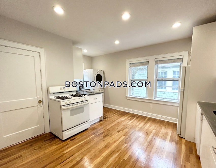 BOSTON - MISSION HILL - 4 Beds, 1 Bath - Image 8