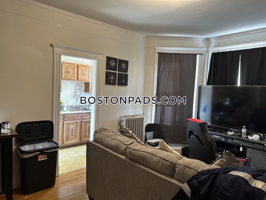 MALDEN - 1 Bed, 1 Bath - Image 2