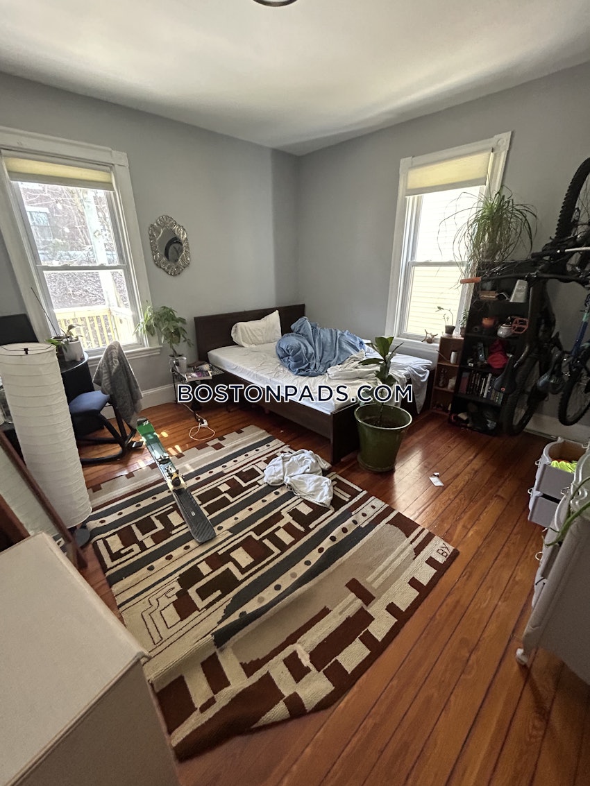 SOMERVILLE - WINTER HILL - 4 Beds, 2 Baths - Image 35