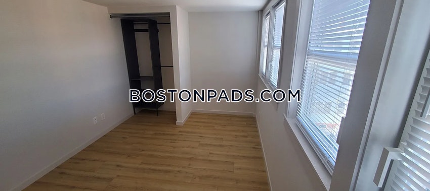 BOSTON - DORCHESTER/SOUTH BOSTON BORDER - 3 Beds, 2 Baths - Image 3