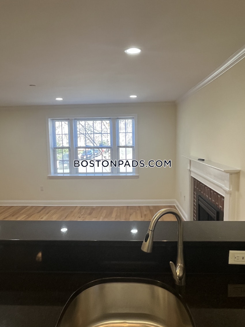 CAMBRIDGE - HARVARD SQUARE - 3 Beds, 1.5 Baths - Image 10