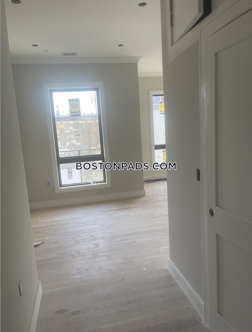 BOSTON - ALLSTON - 4 Beds, 3 Baths - Image 4