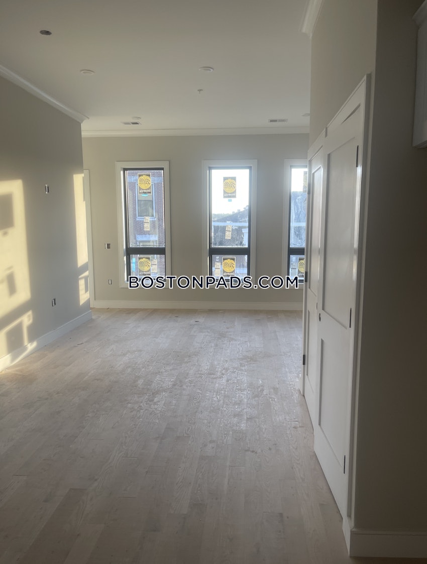 BOSTON - ALLSTON - 4 Beds, 2 Baths - Image 9