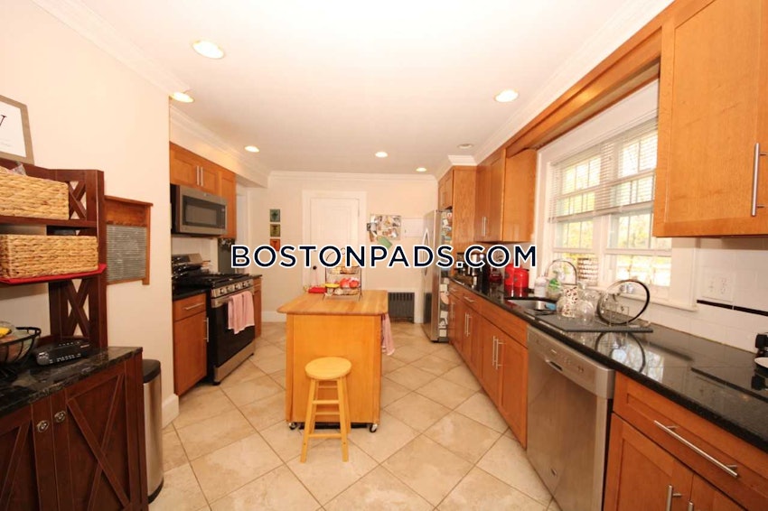 WATERTOWN - 4 Beds, 2 Baths - Image 4