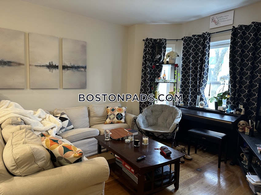 CAMBRIDGE - HARVARD SQUARE - 6 Beds, 3.5 Baths - Image 3