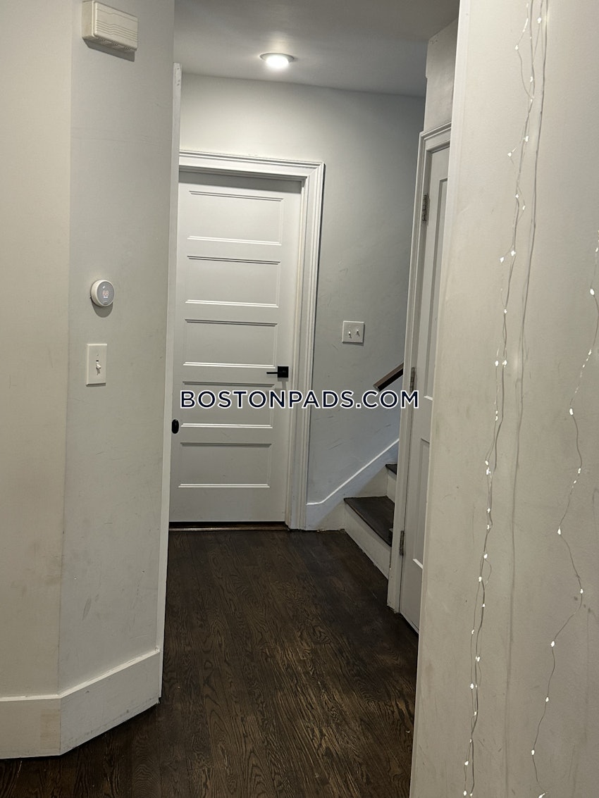 CAMBRIDGE - HARVARD SQUARE - 7 Beds, 3.5 Baths - Image 12