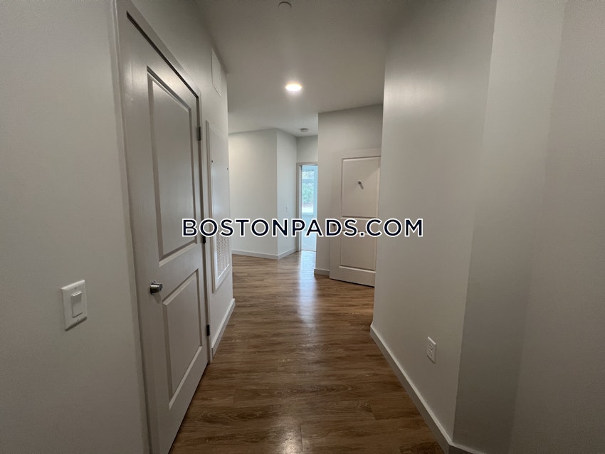 WALTHAM - 3 Beds, 2 Baths - Image 25