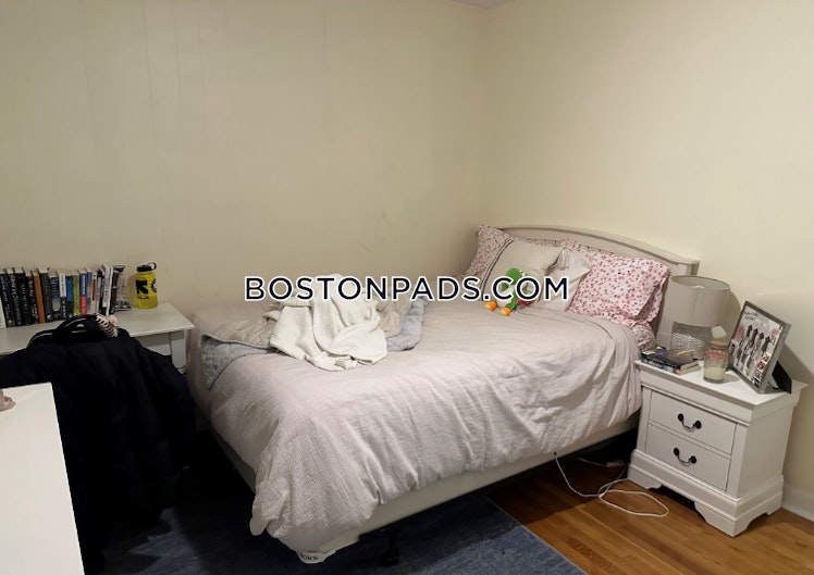 Endicott St., Boston