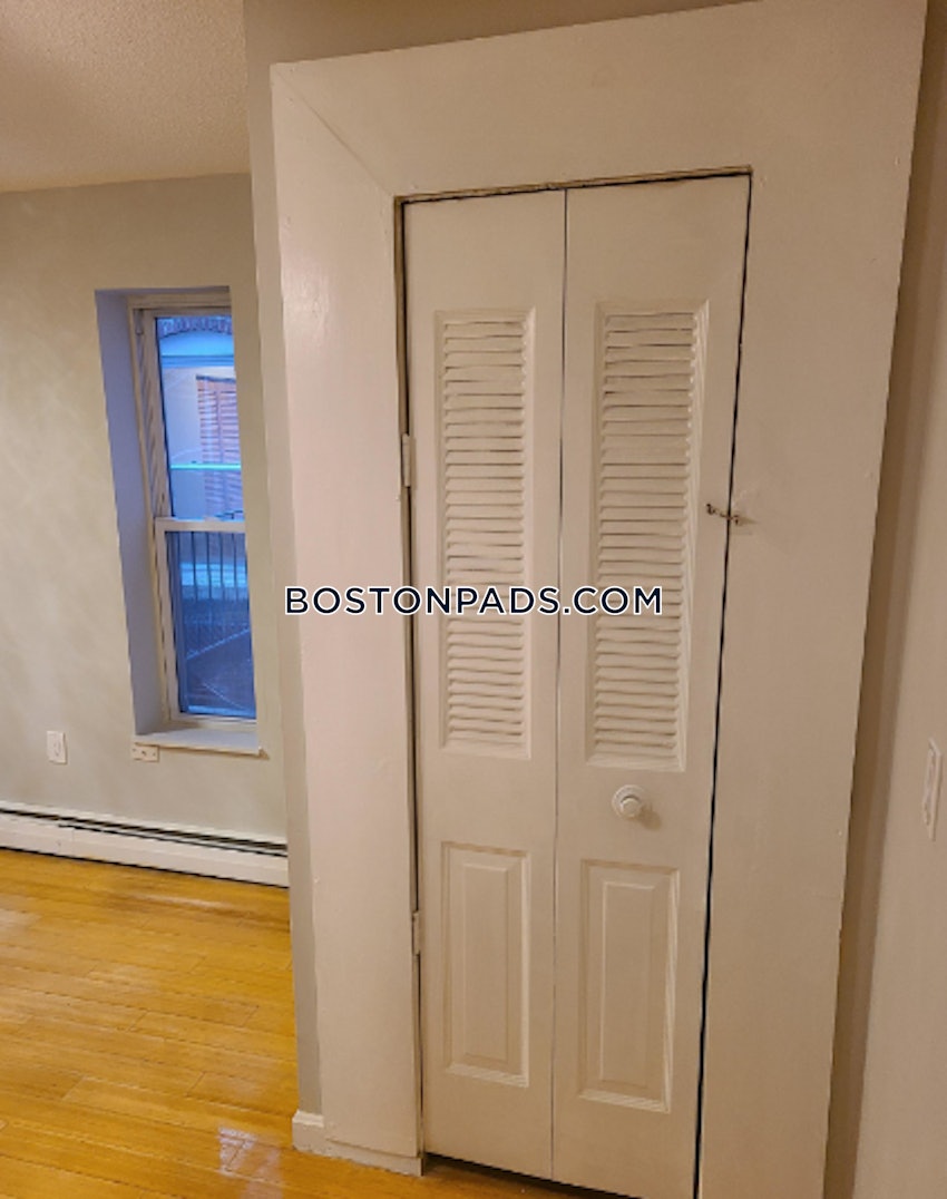 BOSTON - NORTH END - 1 Bed, 1 Bath - Image 9