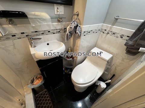 Story St. Cambridge photo 44