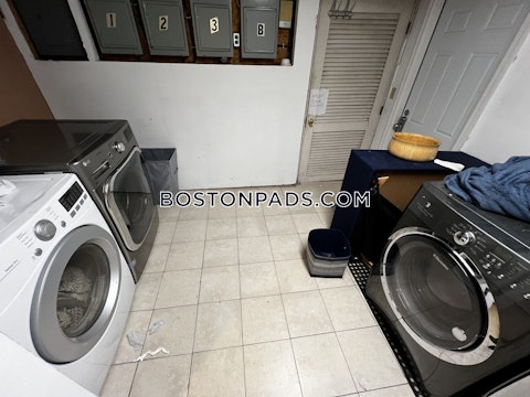 Story St. Cambridge photo 17