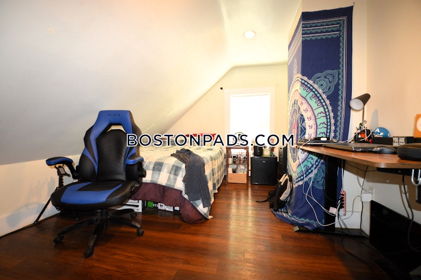 BOSTON - ALLSTON/BRIGHTON BORDER - 5 Beds, 2 Baths - Image 5