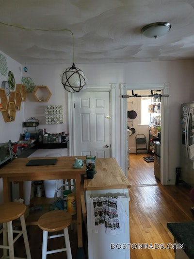 Somerville 4 Beds 2 Baths  Davis Square - $4,800 No Fee