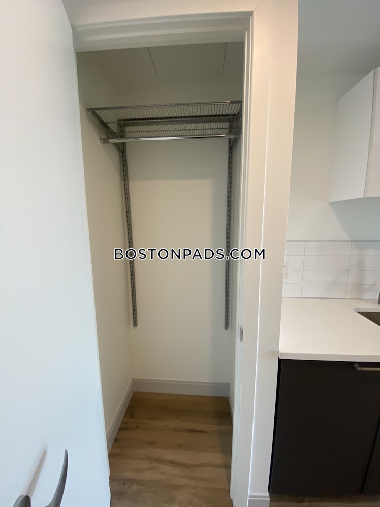 Boylston St., Boston