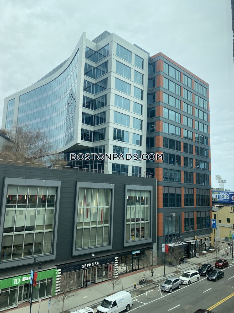 Boylston St., Boston