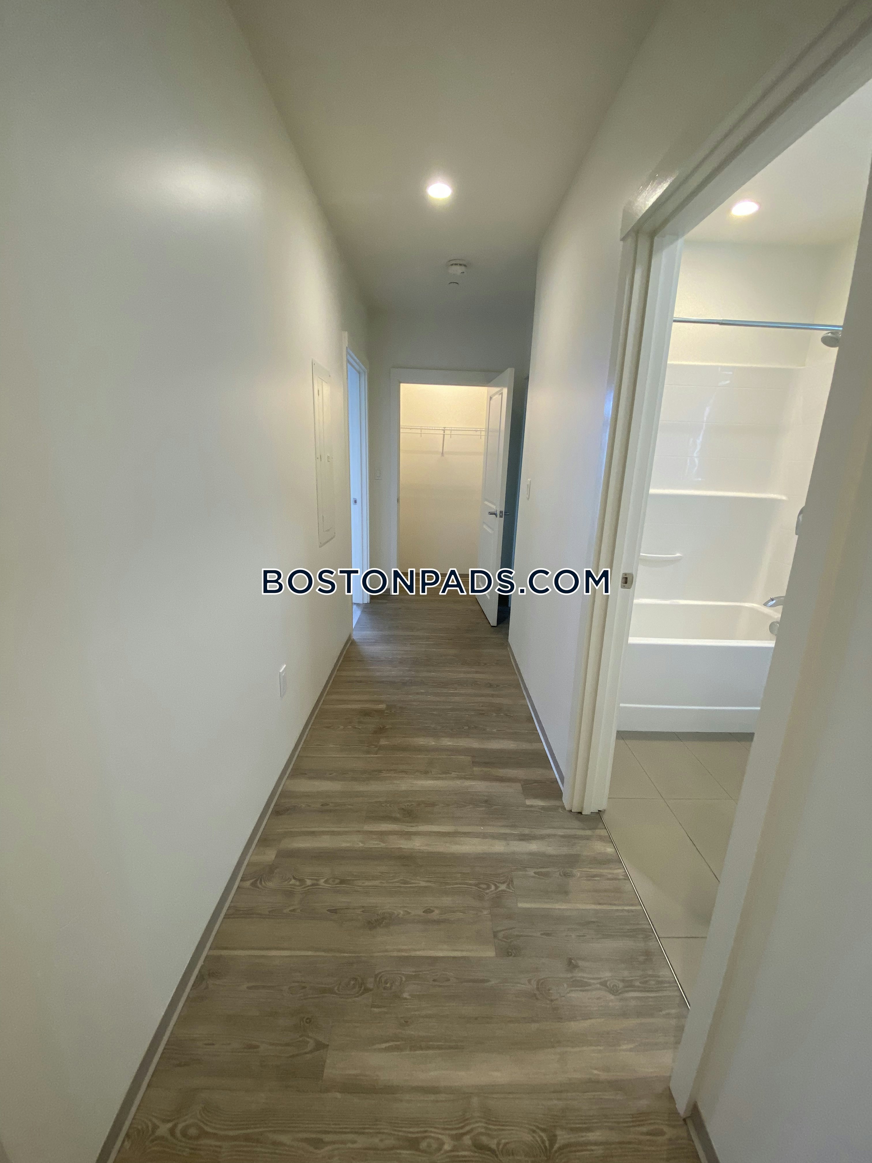 Boston - 3 Beds, 1 Baths