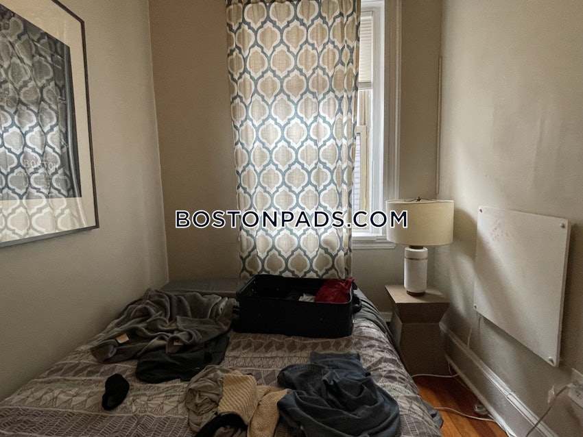 BOSTON - NORTH END - 2 Beds, 1 Bath - Image 9