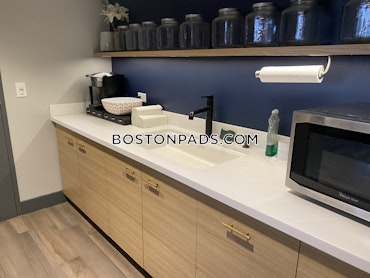 Boston - 1 Beds, 1 Baths