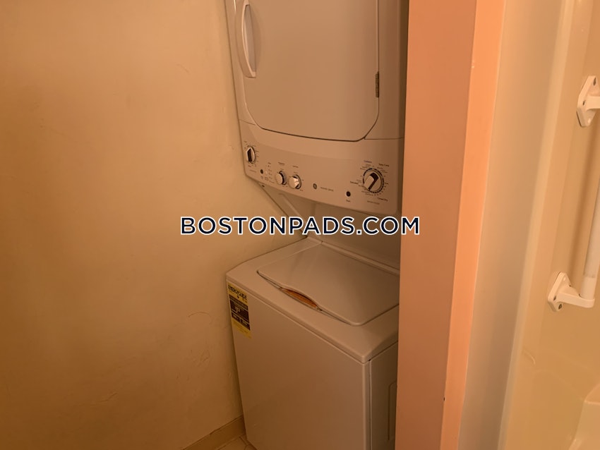 BOSTON - WEST ROXBURY - 2 Beds, 2.5 Baths - Image 5