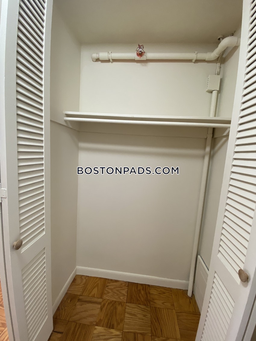 BROOKLINE- LONGWOOD AREA - 1 Bed, 1 Bath - Image 11