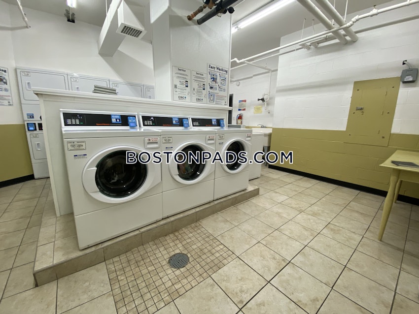 BROOKLINE- LONGWOOD AREA - 1 Bed, 1 Bath - Image 4