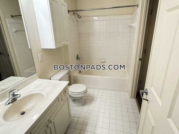 Falls Boulevard, Quincy