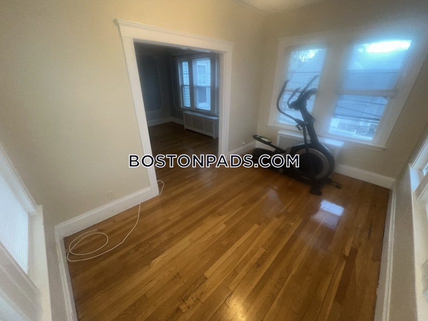 EVERETT - 3 Beds, 1 Bath - Image 15