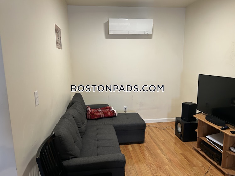 East 3rd St., Boston