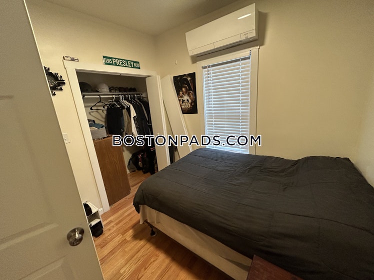 East 3rd St., Boston