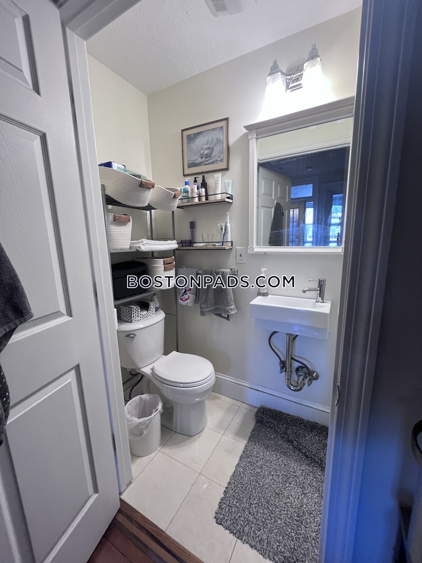 BROOKLINE- WASHINGTON SQUARE - 3 Beds, 2 Baths - Image 10